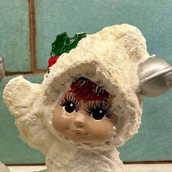 Christmas Eskimo Children Figurine Size 7" Playing In Snow Home Decor Set Of 2 - Picture 3 of 11